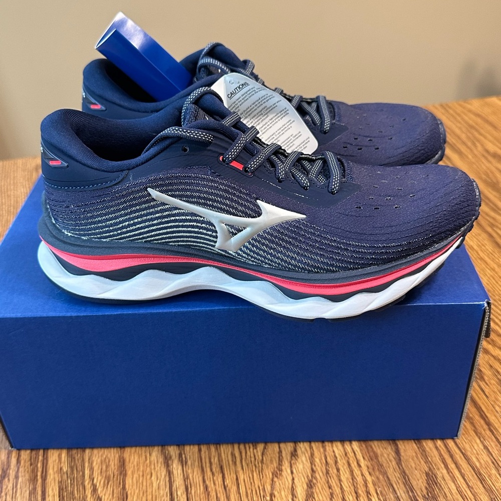 Mizuno Women’s Wave Sky Running Shoes
